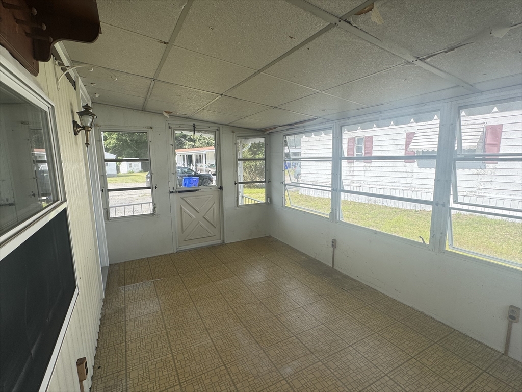 38 Hickory Road Taunton, MA 02780 - Photo 4 of 17