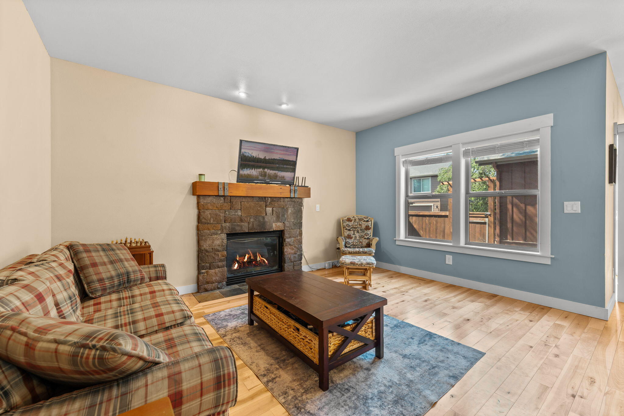 61489 Linton Loop Bend, OR 97702 - Photo 5 of 31 18-web-or-mls-Riley_Visuals-18