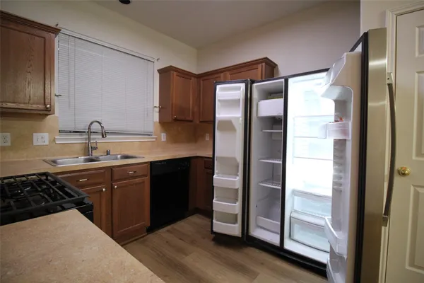 $1,975 | 21123 Sprouse Circle, Humble, TX 77338