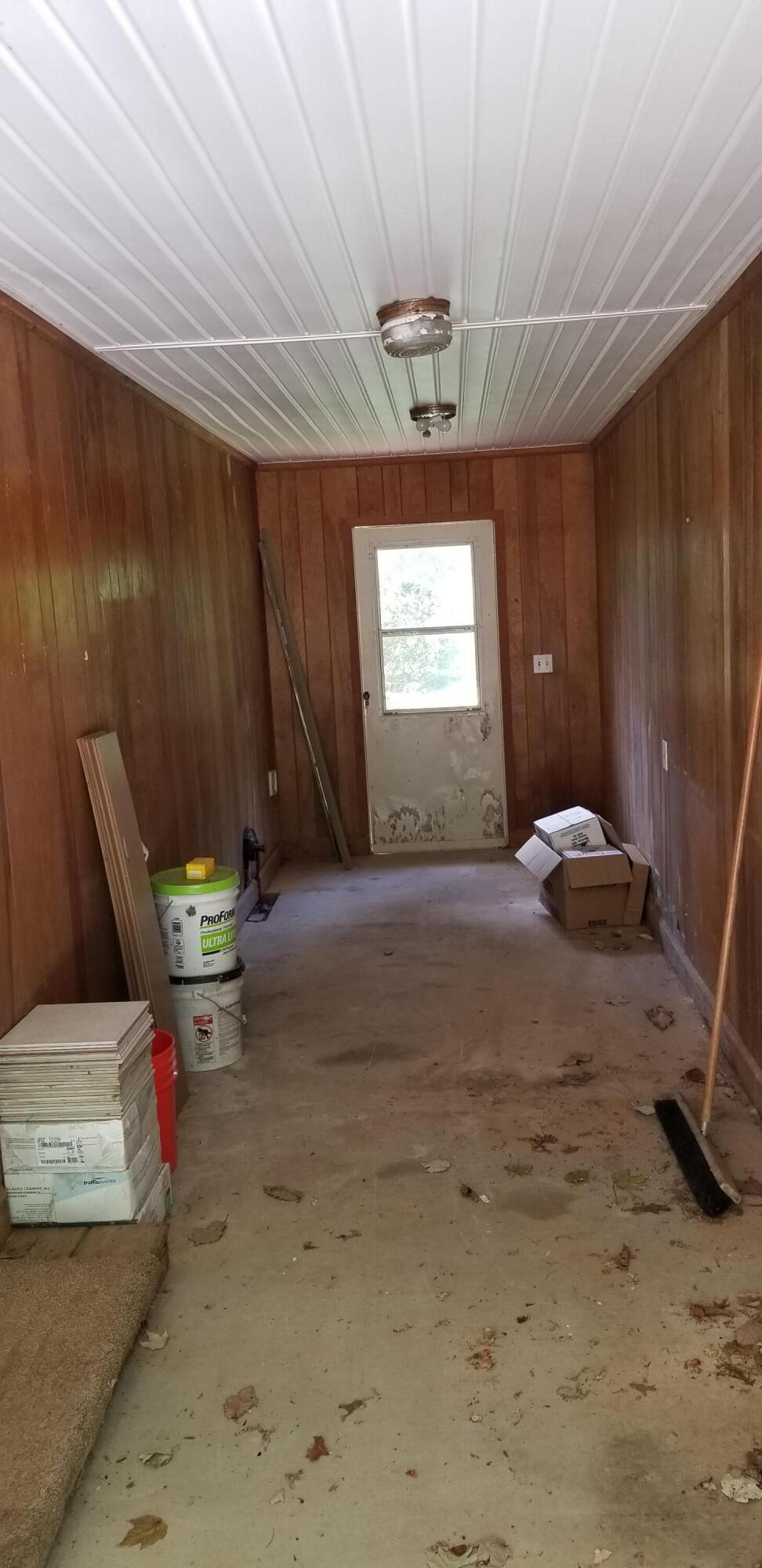 380 Holland Road Callaway, VA 24067 - Photo 27 of 36 24 Breezeway