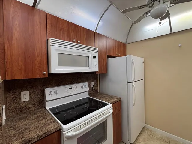 $1,600 | 1401 Southwest 135th Terrace, Unit 307H, Pembroke Pines, FL 33027