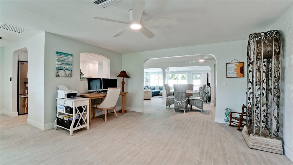 504 69th Street Holmes Beach, FL 34217 - Photo 11 of 55