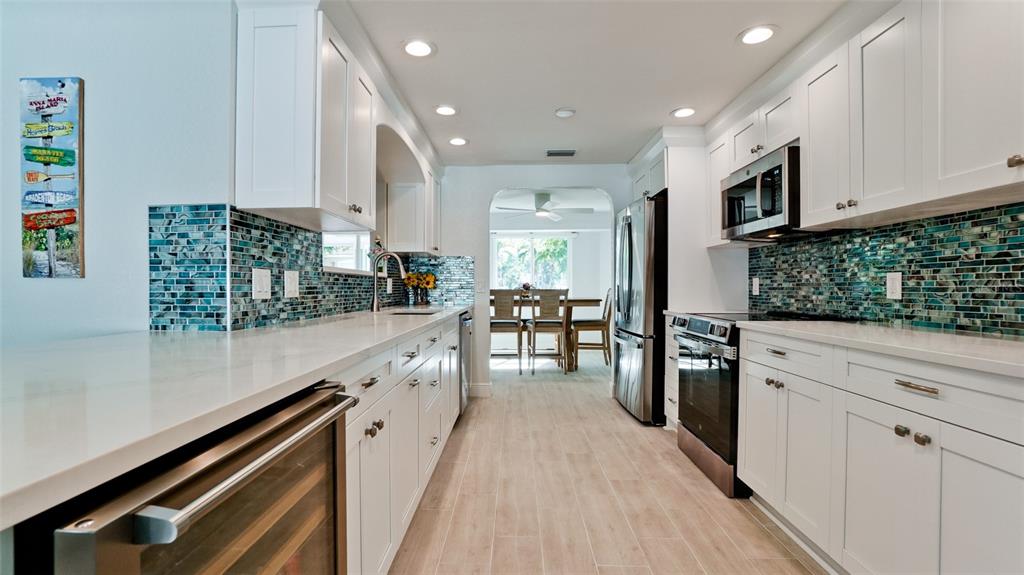 504 69th Street Holmes Beach, FL 34217 - Photo 20 of 55