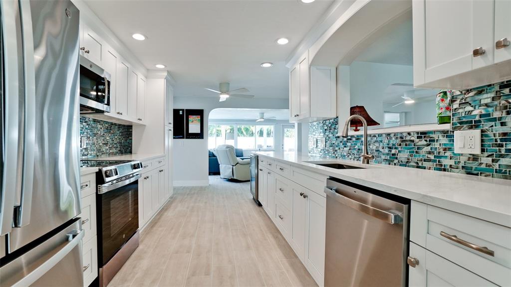 504 69th Street Holmes Beach, FL 34217 - Photo 21 of 55
