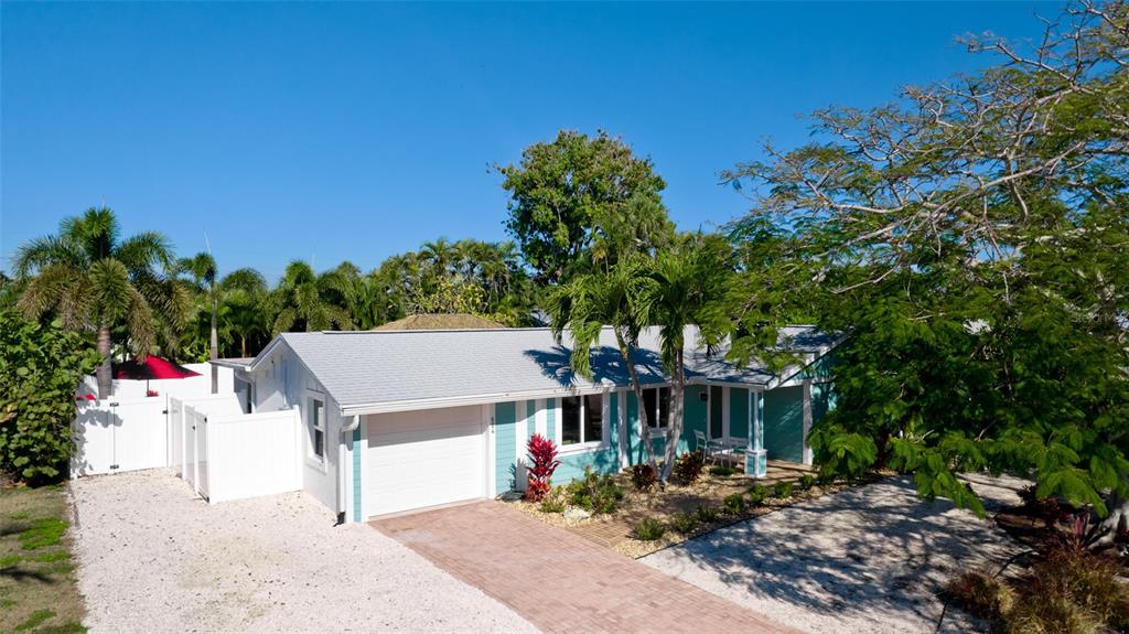 504 69th Street Holmes Beach, FL 34217 - Photo 4 of 55