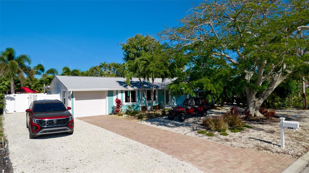 504 69th Street Holmes Beach, FL 34217 - Photo 8 of 55