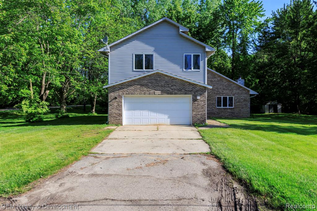 1111 Sarah Road Pinckney, MI 48169 - Photo 2 of 47