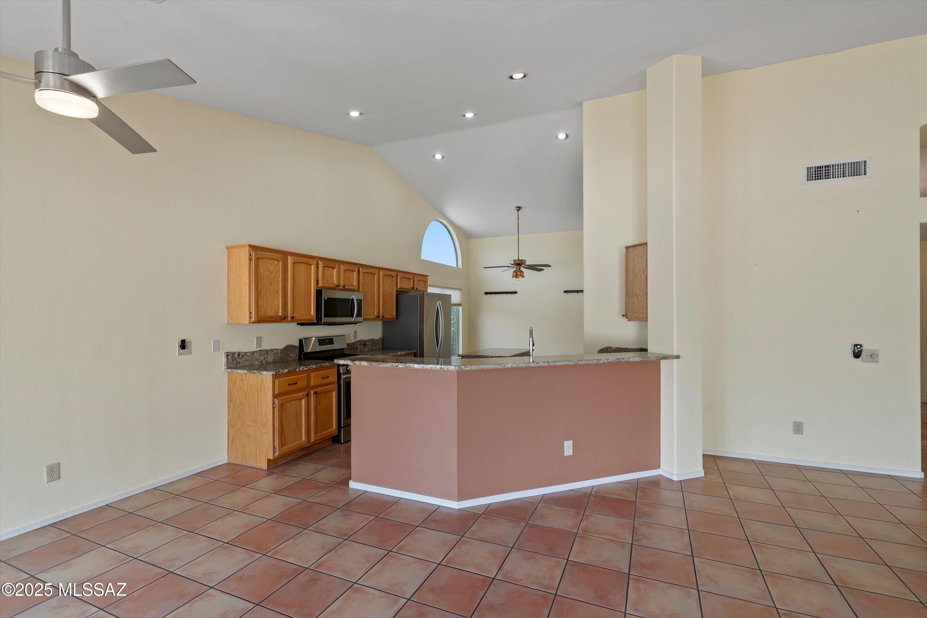 36973 South Highland Ridge Court Tucson, AZ 85739 - Photo 10 of 35 Gallery Image 10