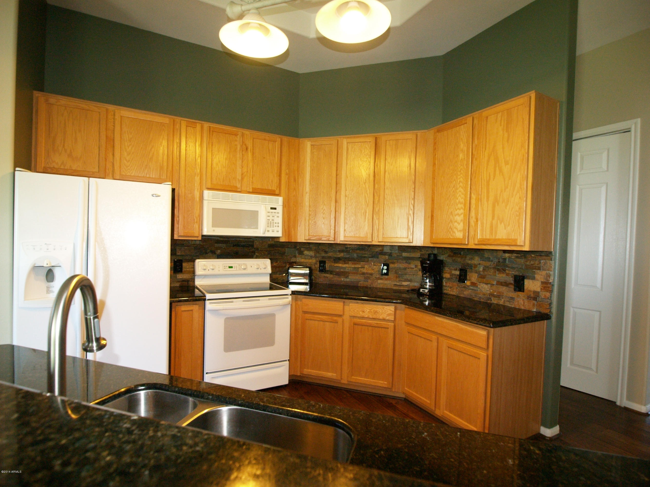 8245 East Bell Road, Unit 226 Scottsdale, AZ 85260 - Photo 14 of 69 KITCHEN