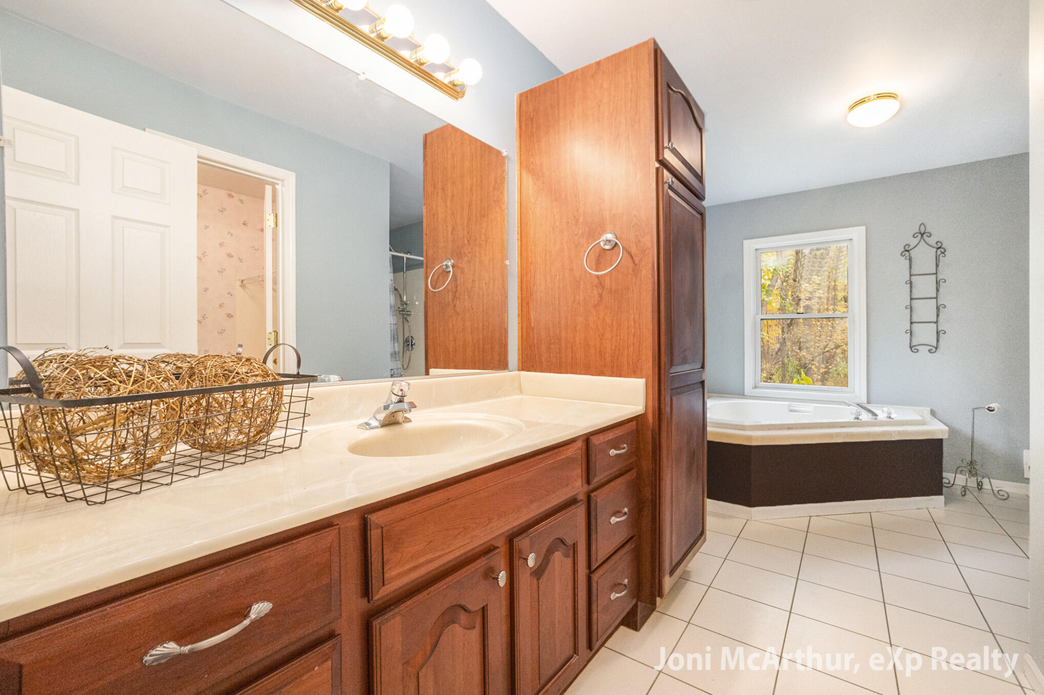 7504 Lincoln Lake Road Northeast Belding, MI 48809 - Photo 18 of 50 IMG_2865