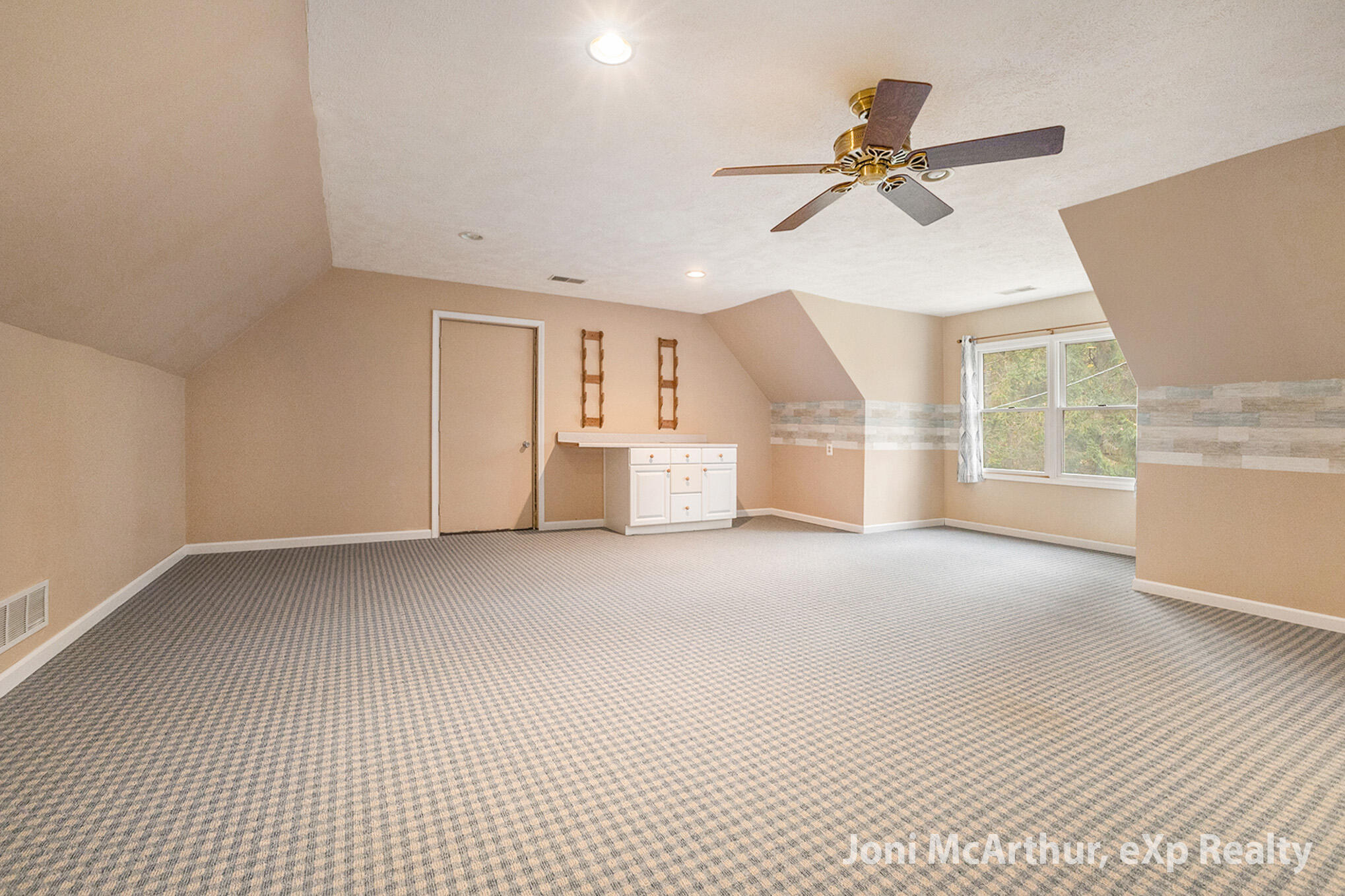 7504 Lincoln Lake Road Northeast Belding, MI 48809 - Photo 20 of 50 IMG_2871