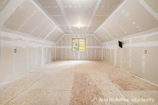 $525,000 | 7504 Lincoln Lake Road Northeast, Belding, MI 48809