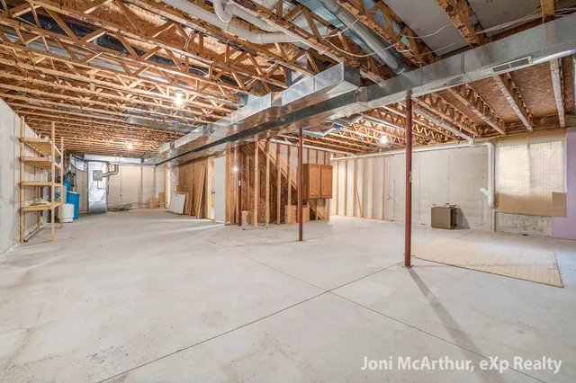 $525,000 | 7504 Lincoln Lake Road Northeast, Belding, MI 48809