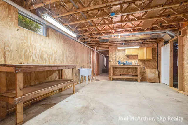 $525,000 | 7504 Lincoln Lake Road Northeast, Belding, MI 48809