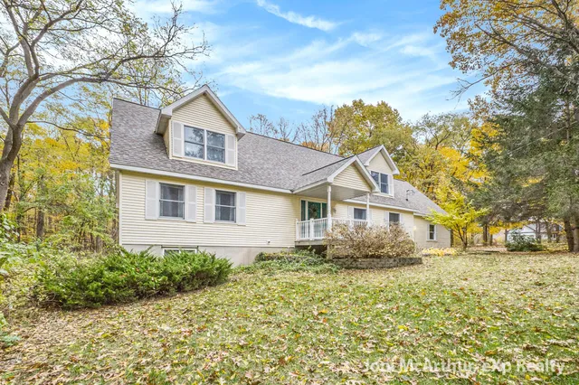 $525,000 | 7504 Lincoln Lake Road Northeast, Belding, MI 48809