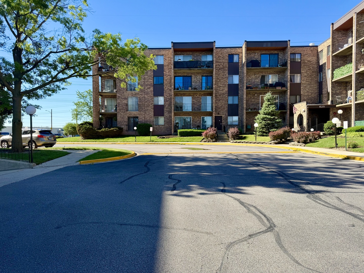 625 West Huntington Commons Road, Unit 317 Mount Prospect, IL 60056 - Photo 44 of 45