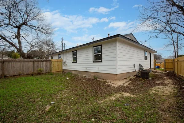 $1,400 | 1317 Mckie Cove, Austin, TX 78752