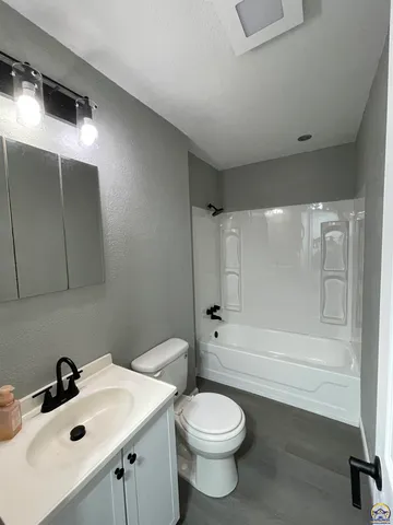 $205,900 | 1270 North Milton Street, Auburn, KS 66402