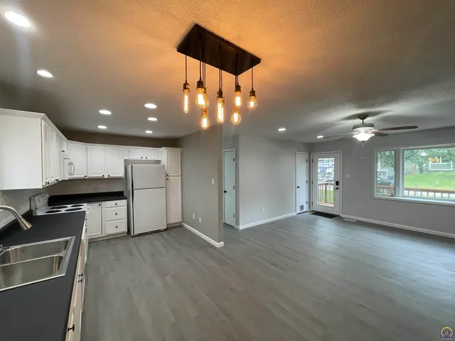 $205,900 | 1270 North Milton Street, Auburn, KS 66402