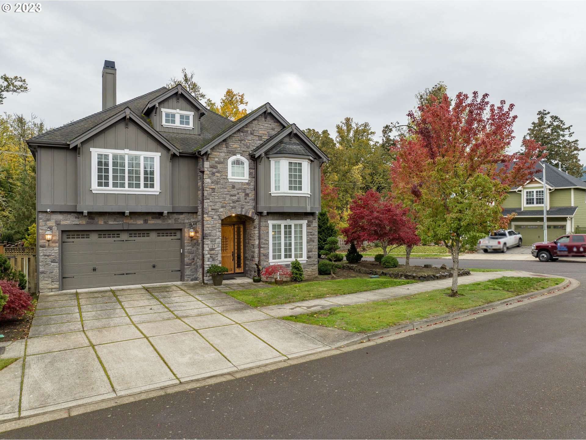 3892 Galloway St South  