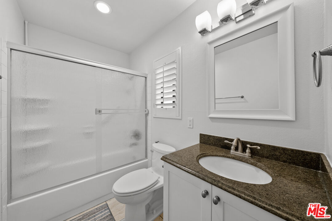 18435 Keswick Street, Unit 8 Reseda, CA 91335 - Photo 26 of 42