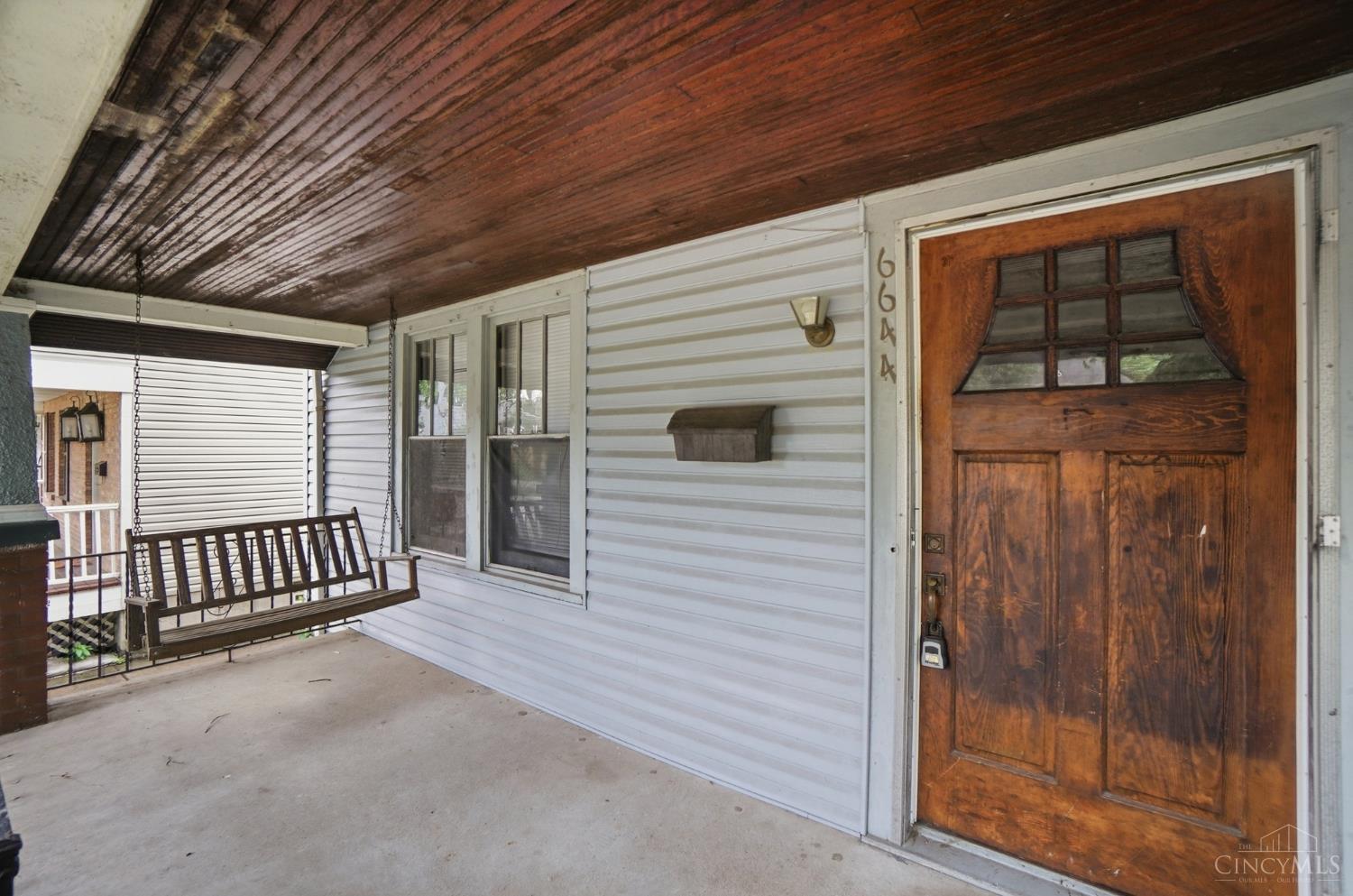 6644 Murray Road Cincinnati, OH 45227 - Photo 2 of 29