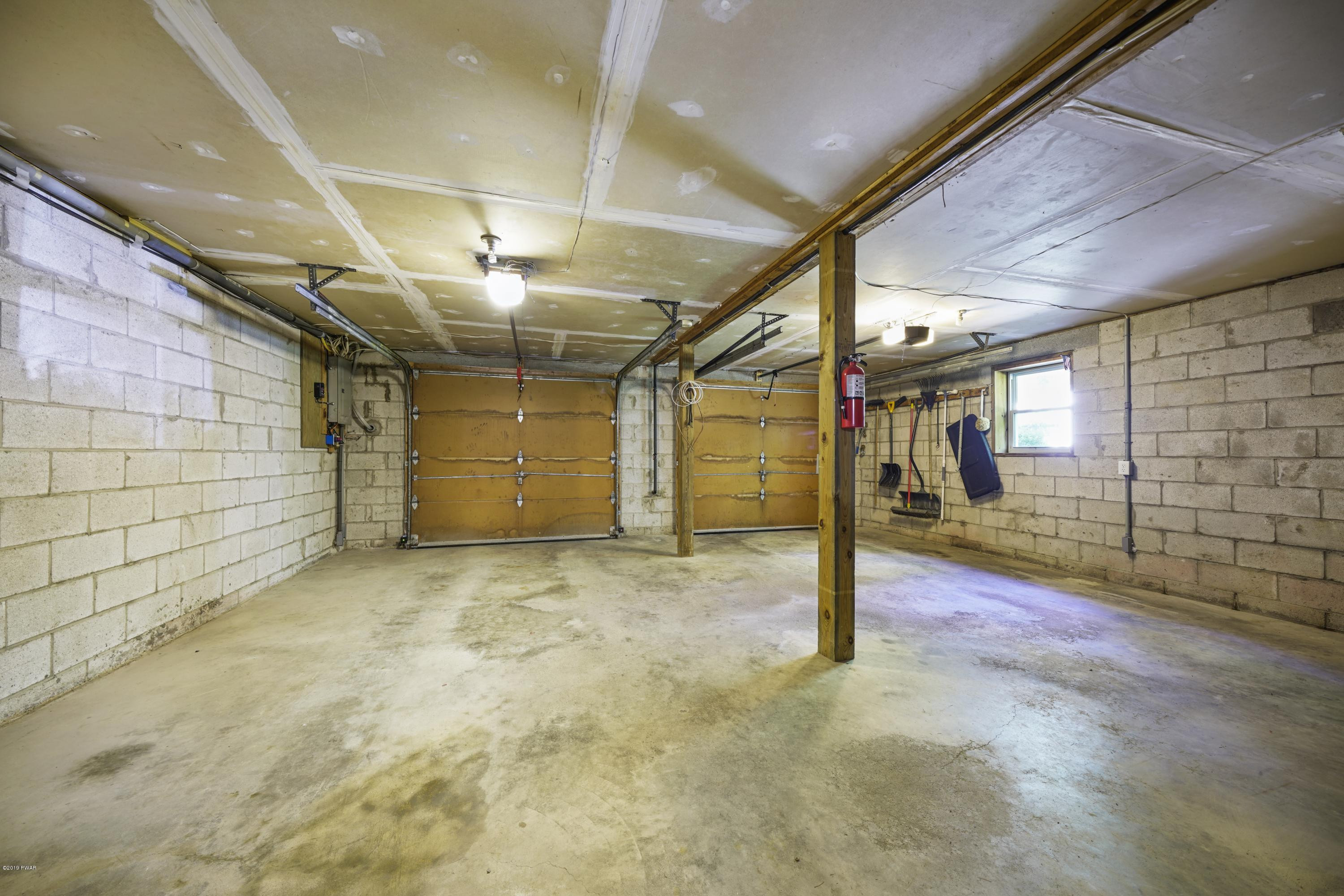518 Raymondskill Road Milford, PA 18337 - Photo 23 of 27 garage 1