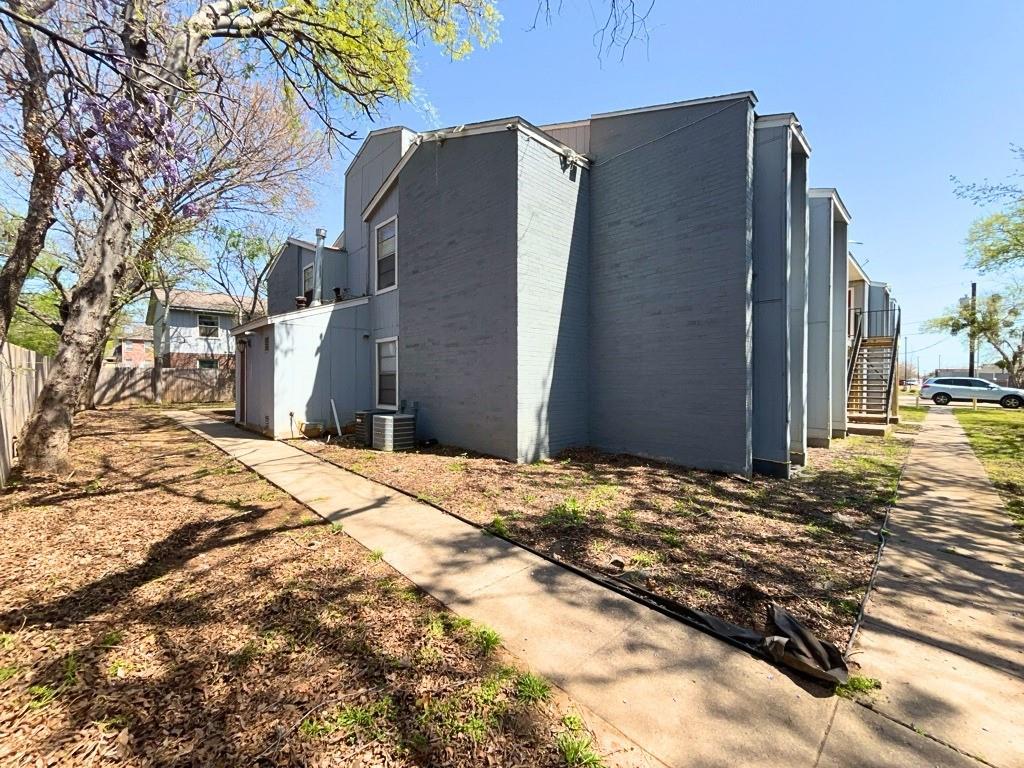 219 Fry Street, Unit 10 Denton, TX 76201 - Photo 3 of 5