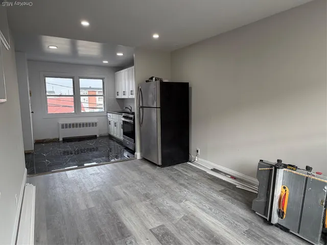 $3,200 | 830 East Broadway, Unit 208, Long Beach, NY 11561