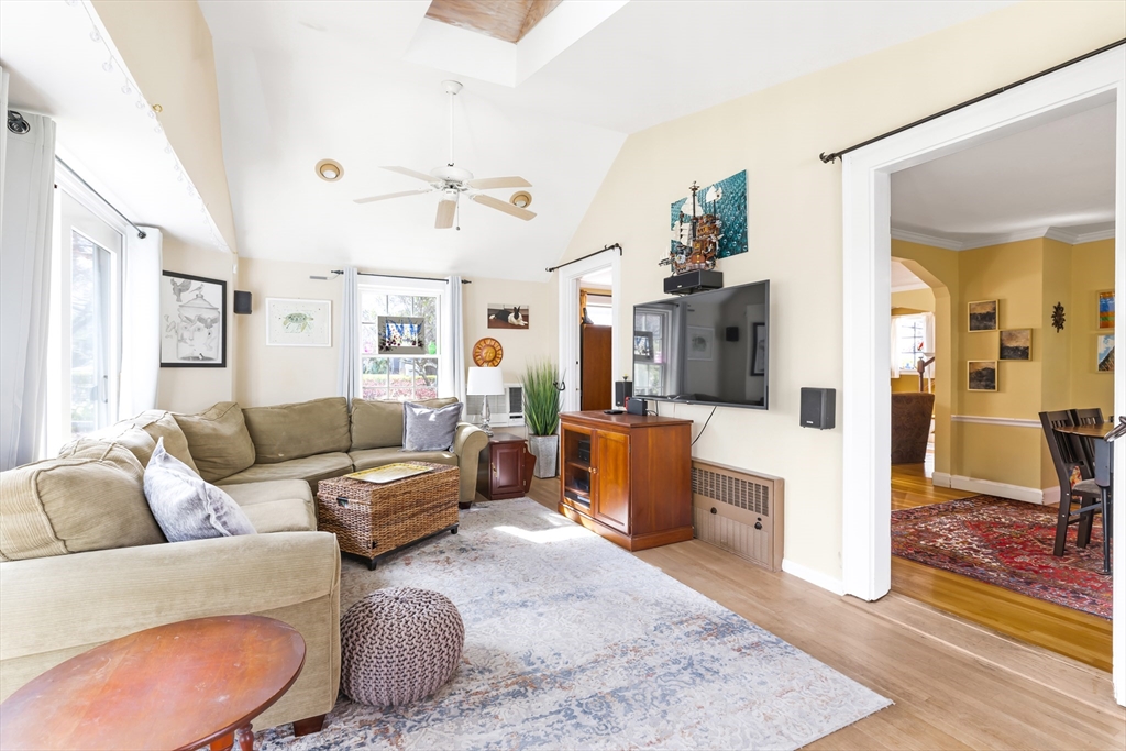 98 Cherry Street Newton, MA 02465 - Photo 7 of 24