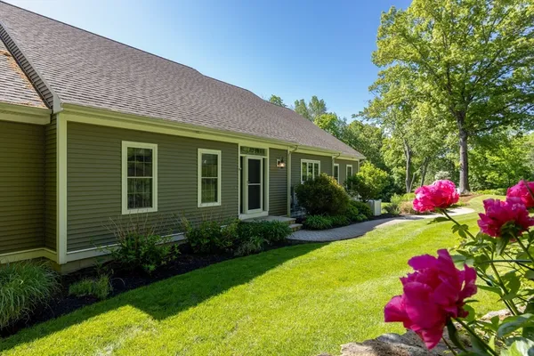 $1,550,000 | 3 Archelaus Hill, West Newbury, MA 01985