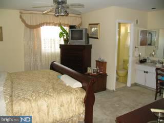 10915 Lockart Road Philadelphia, PA 19116 - Photo 5 of 6 Gallery Image 5