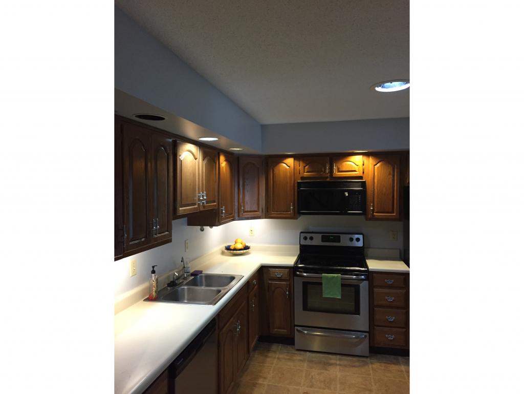 8 Wynridge Road, Unit 8 Windham, NH 03087 - Photo 3 of 18