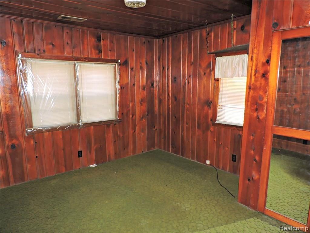 9059 Davison Road Davison, MI 48423 - Photo 10 of 12 DSCN6848.JPG