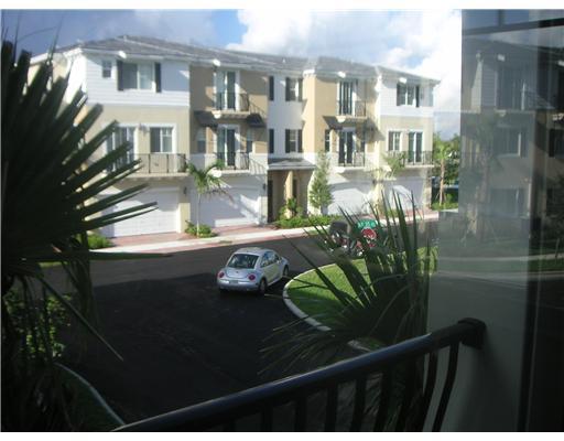 595 Northwest 35th Place, Unit 595 Boca Raton, FL 33431 - Photo 1 of 3 Primary Photo
