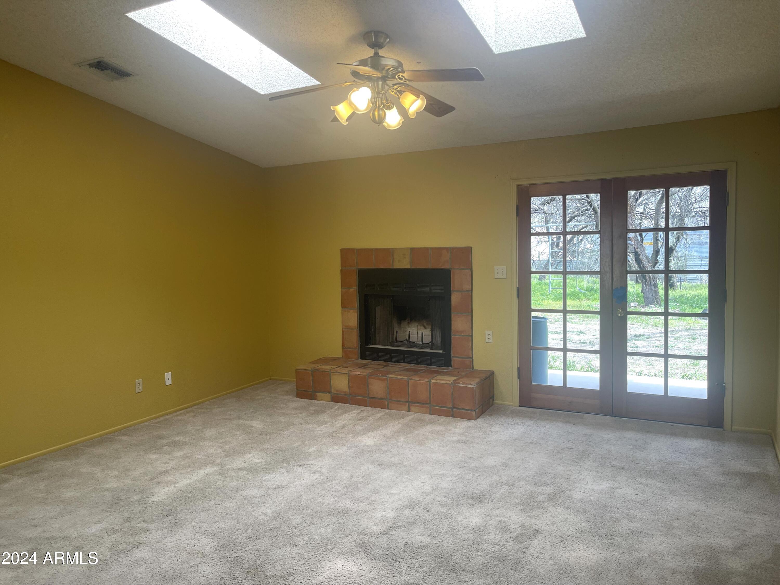 279 Calle Cappela Rio Rico, AZ 85648 - Photo 3 of 22 IMG_5342