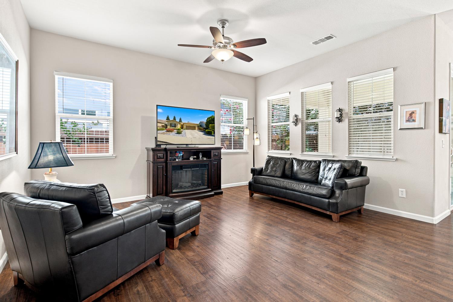 671 Cathedral Way Tracy, CA 95304 - Photo 11 of 38