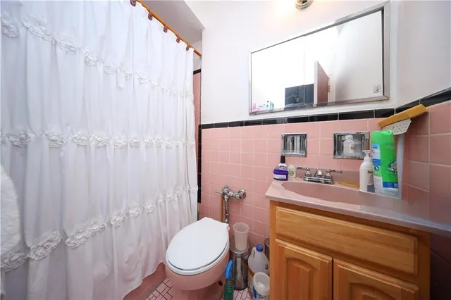 $999,999 | 1296 East 54th Street | Flatlands