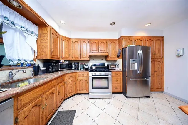 $999,999 | 1296 East 54th Street | Flatlands