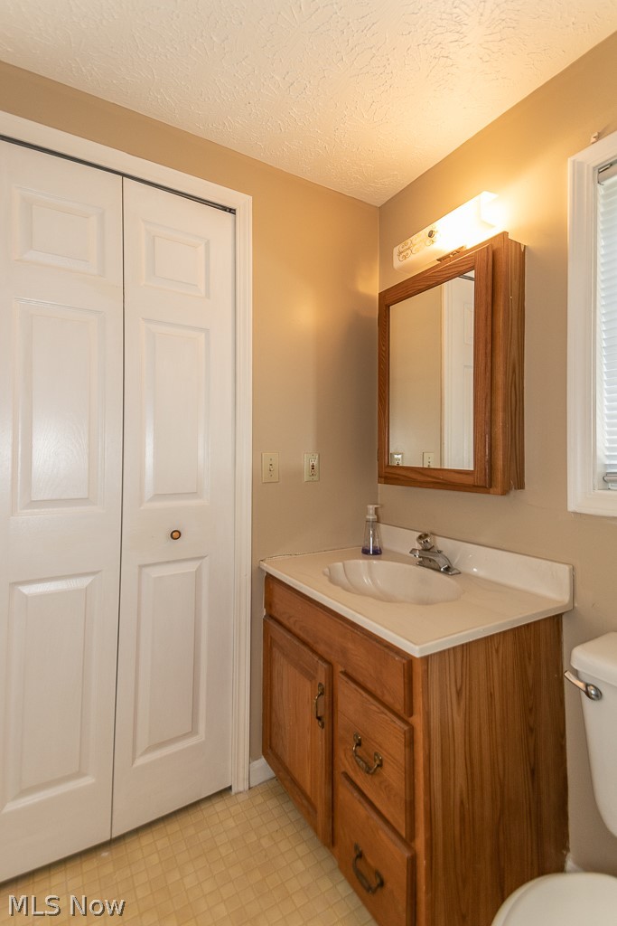 1567 Overbrook Road Cleveland, OH 44124 - Photo 17 of 19