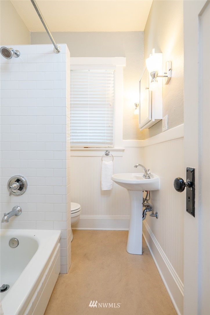938 North 84th Street Seattle, WA 98103 - Photo 18 of 25 Gallery Image 18
