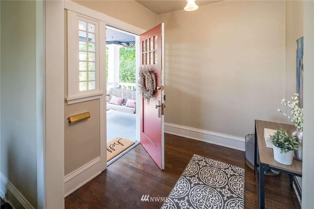 938 North 84th Street Seattle, WA 98103 - Photo 5 of 25 Gallery Image 5