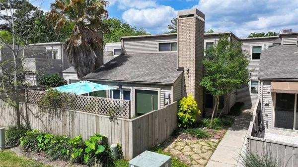 $287,500 | 11521 Riverview Drive, Houston, TX 77077