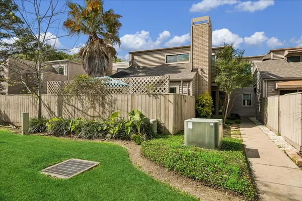 $287,500 | 11521 Riverview Drive, Houston, TX 77077