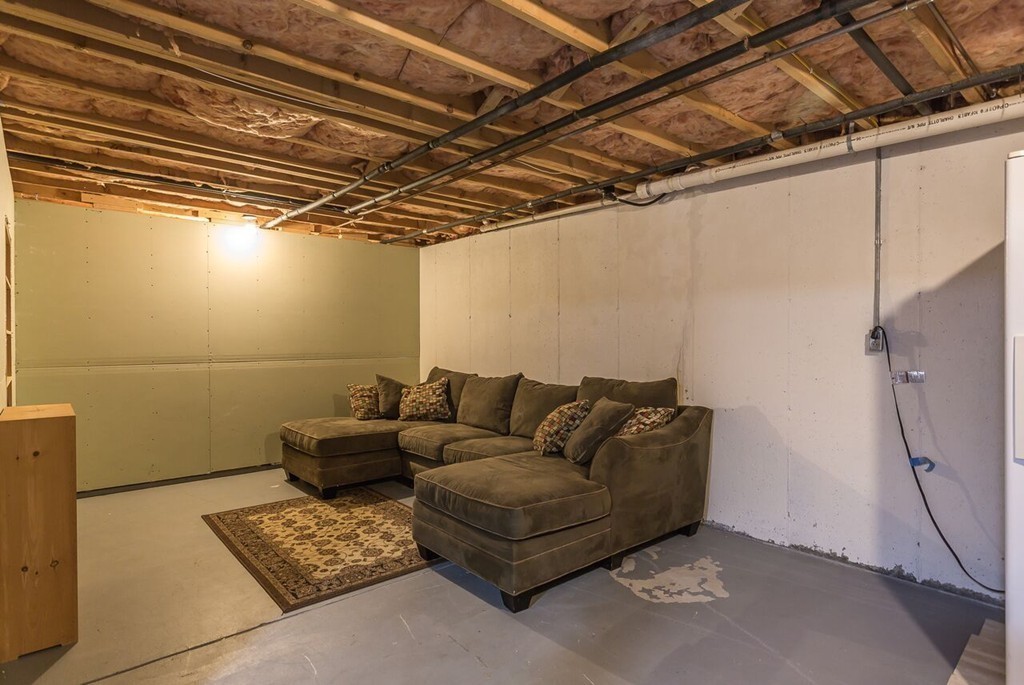 191 Tearall Road Raynham, MA 02767 - Photo 22 of 29 Gallery Image 22