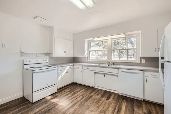 $1,600 | 7348 Highway 183, Lockhart, TX 78644