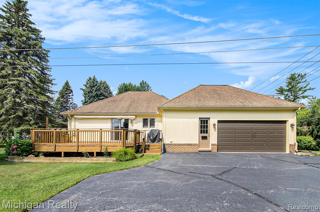 3531 East Commerce Road Commerce Township, MI 48382 - Photo 3 of 30