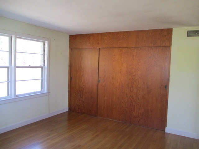 173 Birchwood Road Manchester, NH 03104 - Photo 11 of 25 Gallery Image 11