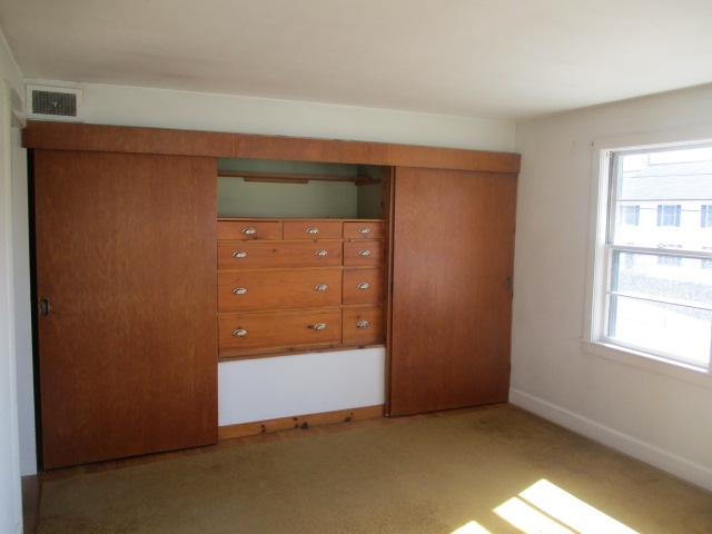 173 Birchwood Road Manchester, NH 03104 - Photo 13 of 25 Gallery Image 13