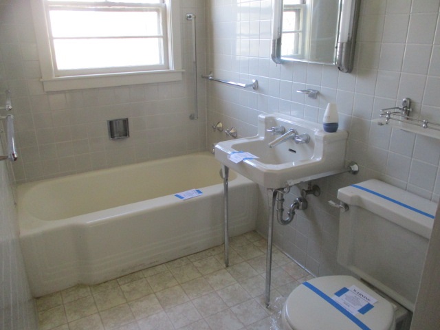 173 Birchwood Road Manchester, NH 03104 - Photo 14 of 25 Gallery Image 14